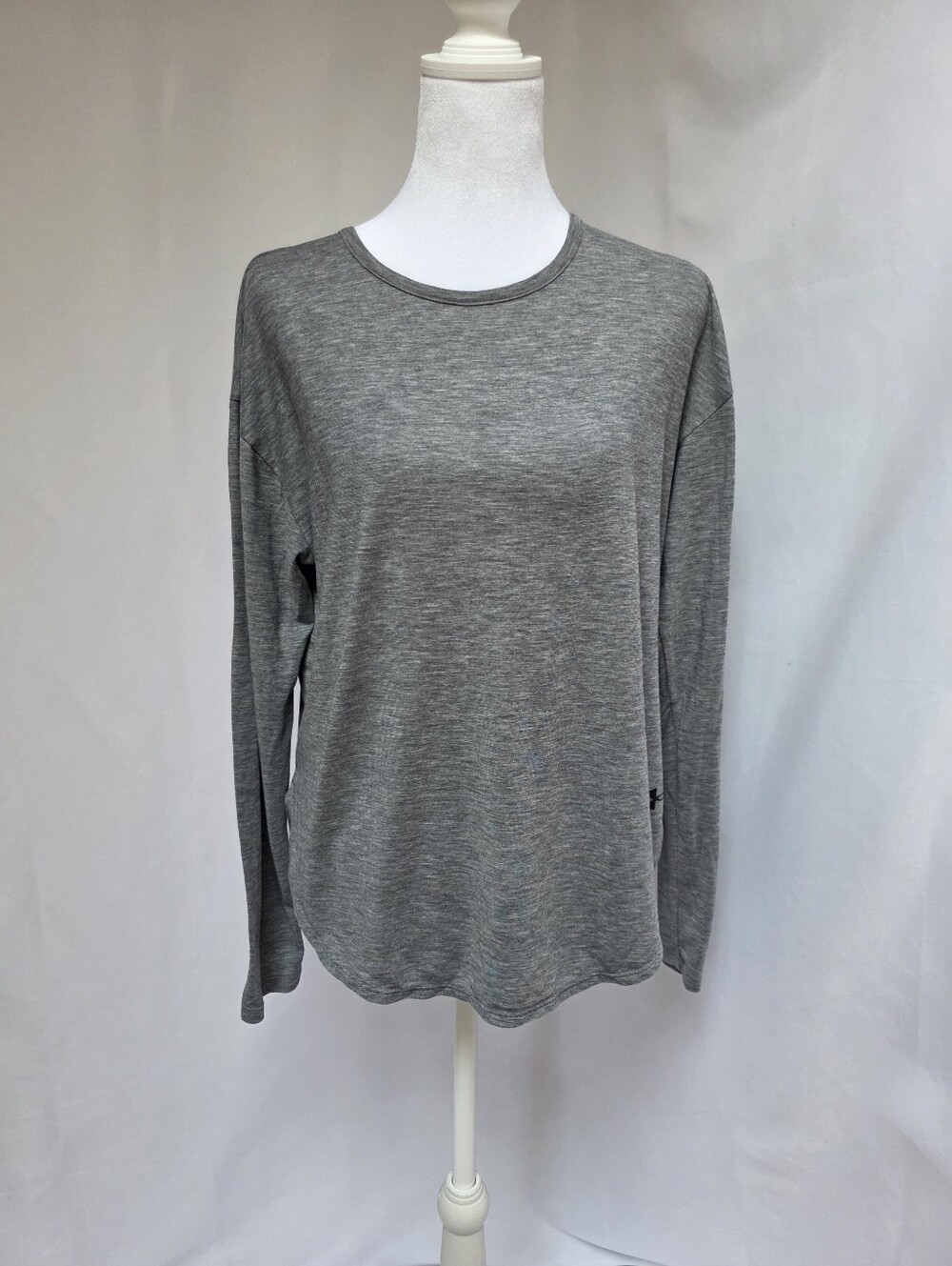 Under Armour HeatGear Gray Open Back Long Sleeve Athletic Top S